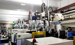 在生產(chǎn)大批量的塑料注塑件時(shí)，如何最大限 度地提高生產(chǎn)量并降低成本？